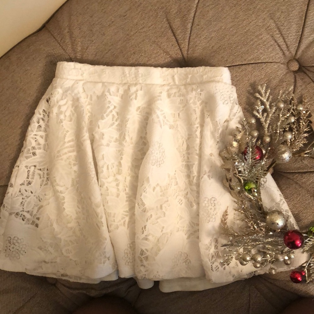 Kids Aeropostale white laced skirt